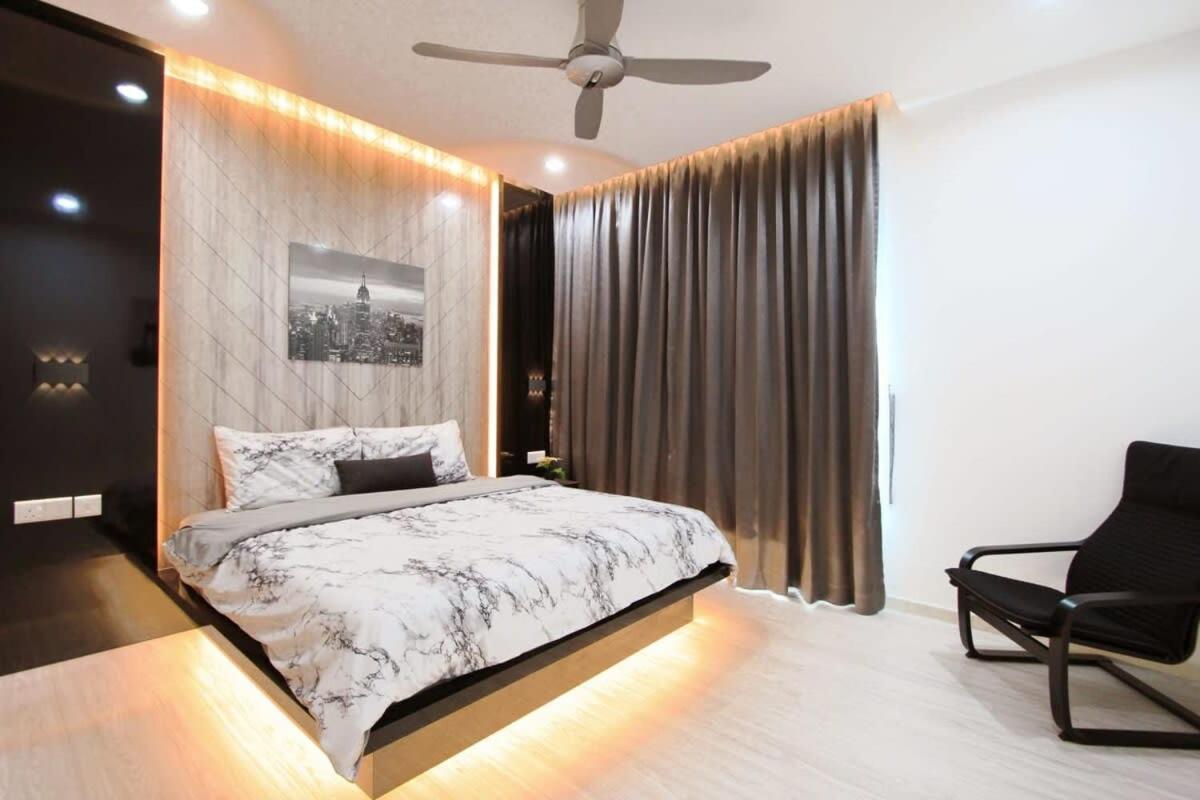 A Stylish High-Floor 2Br Suasana Suites Views Джохор Бахру Екстериор снимка