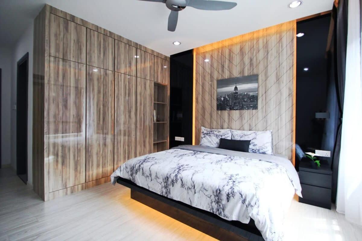 A Stylish High-Floor 2Br Suasana Suites Views Джохор Бахру Екстериор снимка