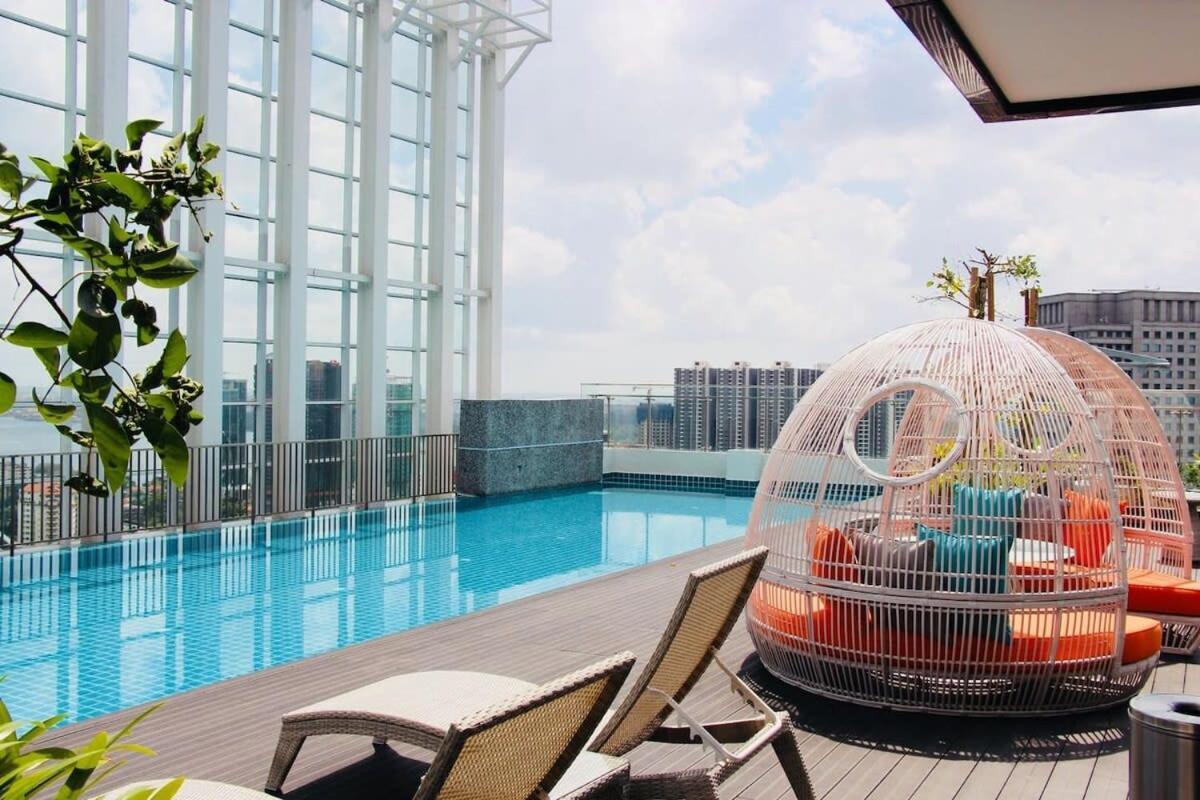 A Stylish High-Floor 2Br Suasana Suites Views Джохор Бахру Екстериор снимка
